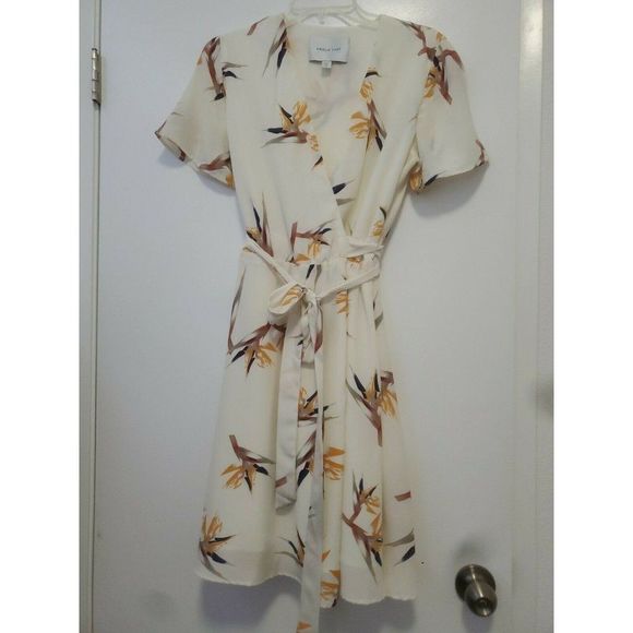 Amour Vert Dresses & Skirts - Amour Vert Bird Of Paradise Ivory Coral Silk Wrap Dress Medium